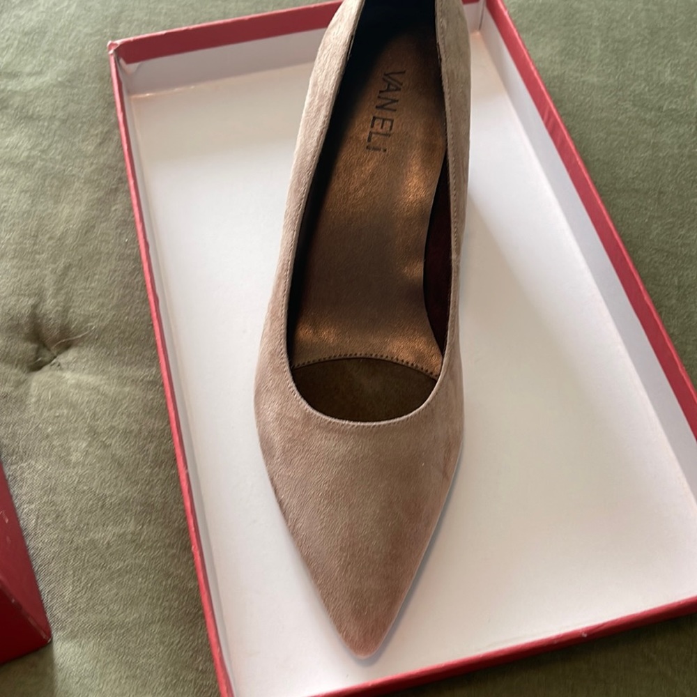 Women’s Tan Suede Block Heels